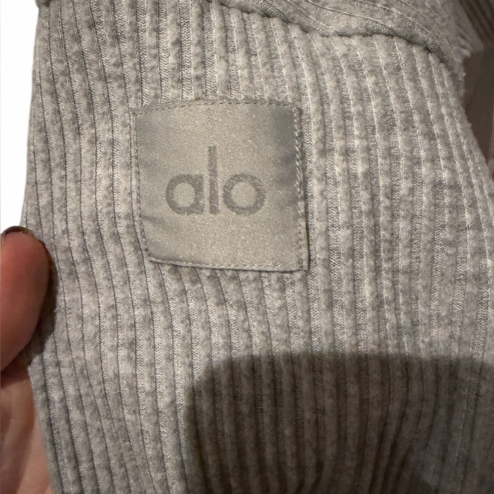 ALO Yoga Gray Sweater Small